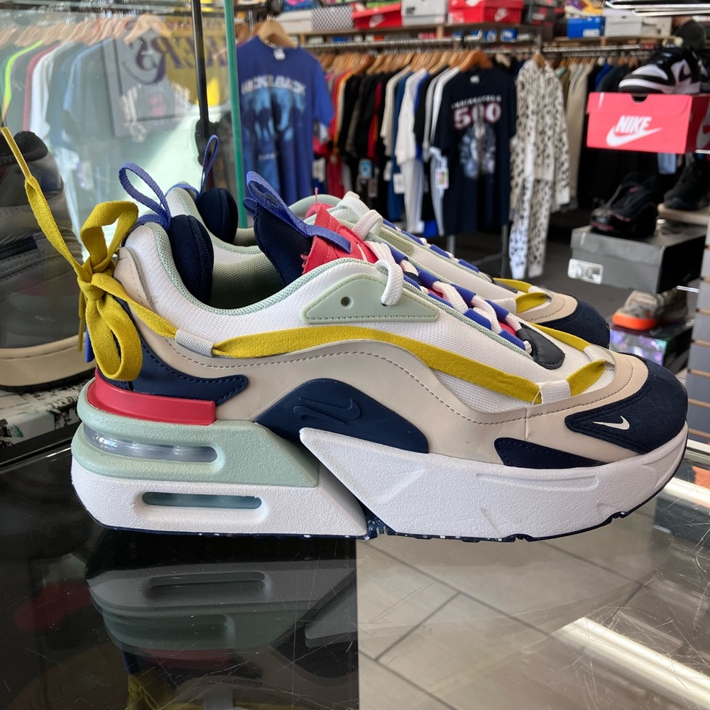 Women’s Nike Air Max Furyosa Rattan Size 8.5